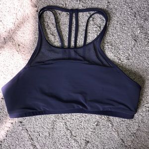 👟Lululemon high neck sports bra size 12👟